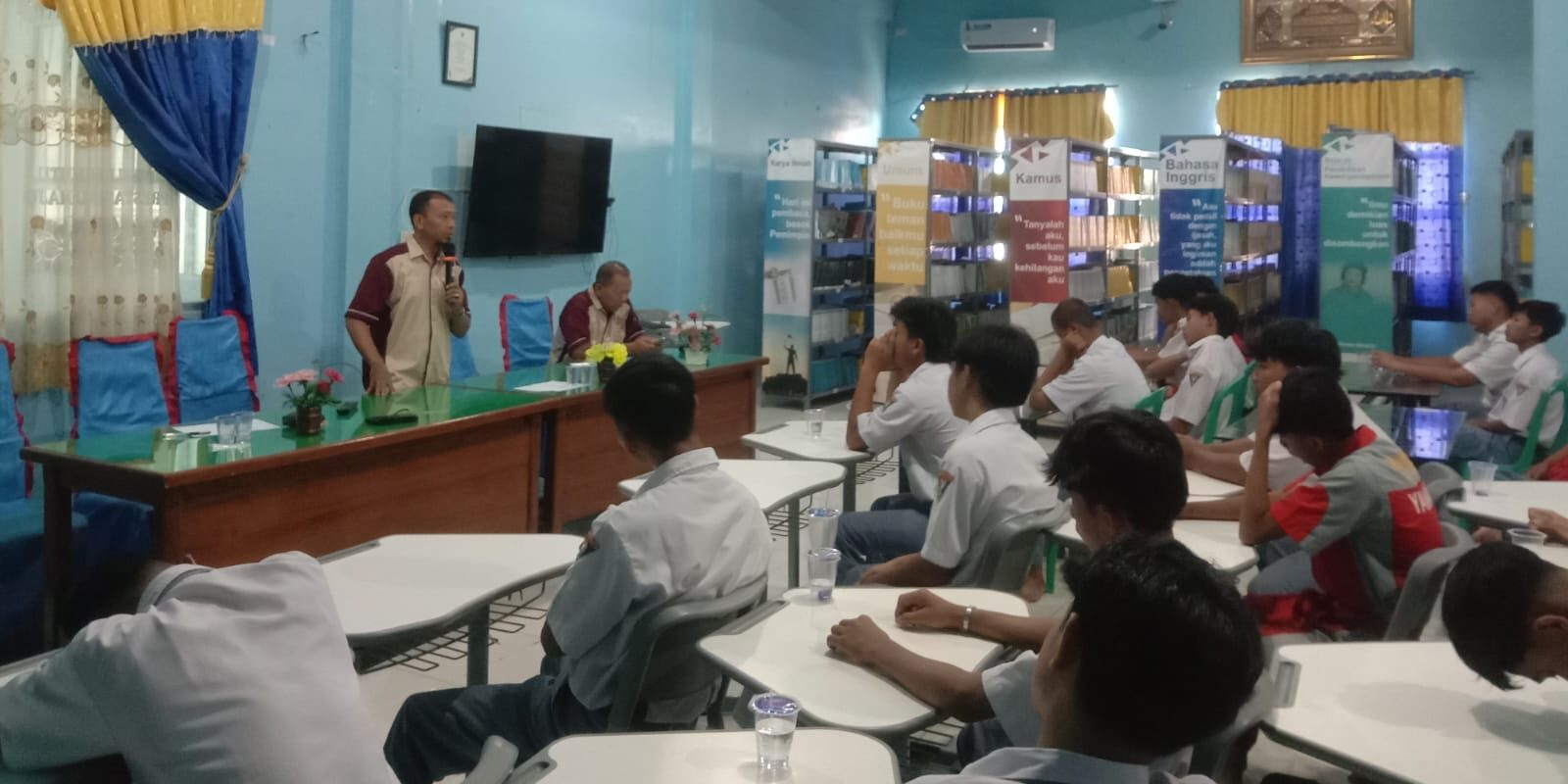 You are currently viewing Siapkan Mental Pekerja Melalui Sosialisasi PKL Siswa