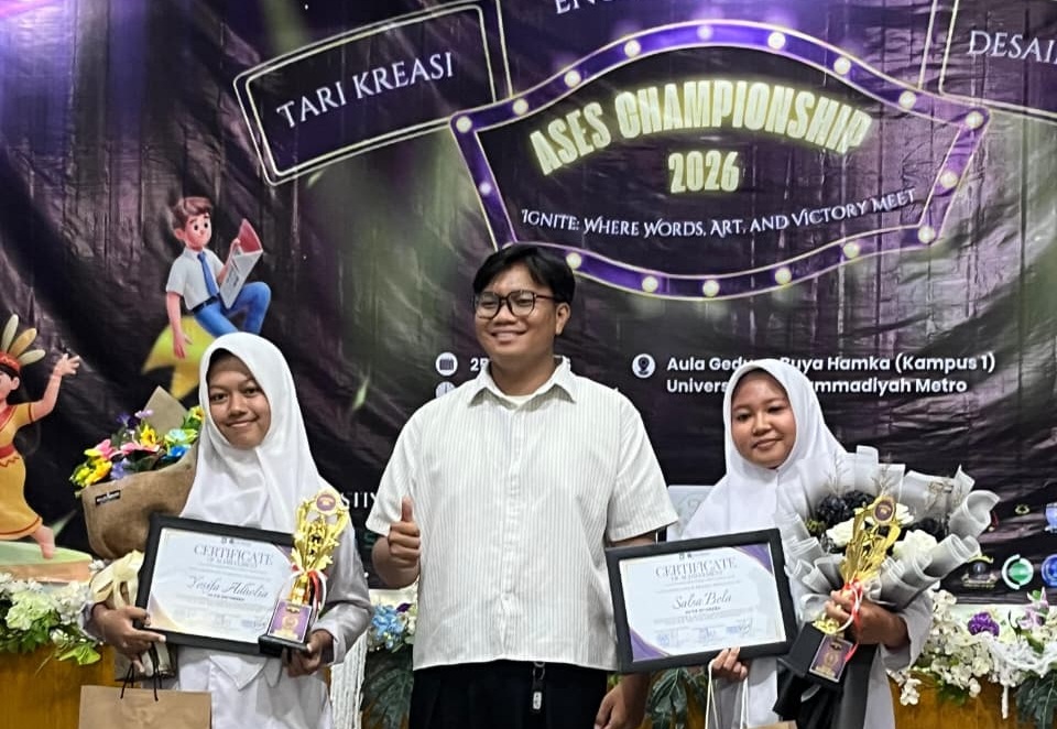 You are currently viewing Dua Siswi SMK Muhammadiyah 2 Metro Raih Juara Desain Grafis