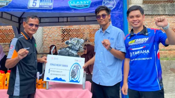 You are currently viewing SMK Muhammadiyah 2 Metro Terima Donasi Mesin Yamaha untuk Praktik Siswa