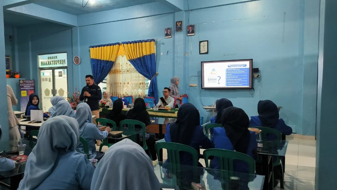 You are currently viewing BI Lampung Gelar Edukasi Cinta, Bangga, dan Paham Rupiah di SMK Muhammadiyah 2 Metro
